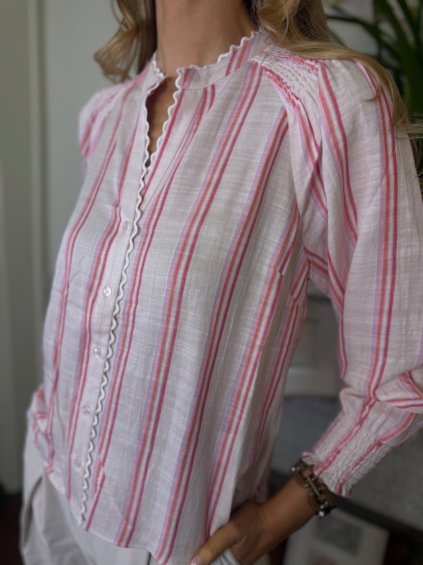 Gustav Kora Cotton Pen stripe Blouse in Pastel Pink