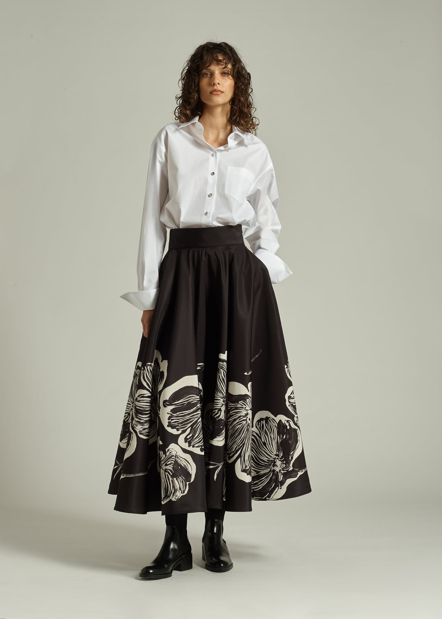 Sara Roka Black and Abstract White Flower Printed Flared Skirt