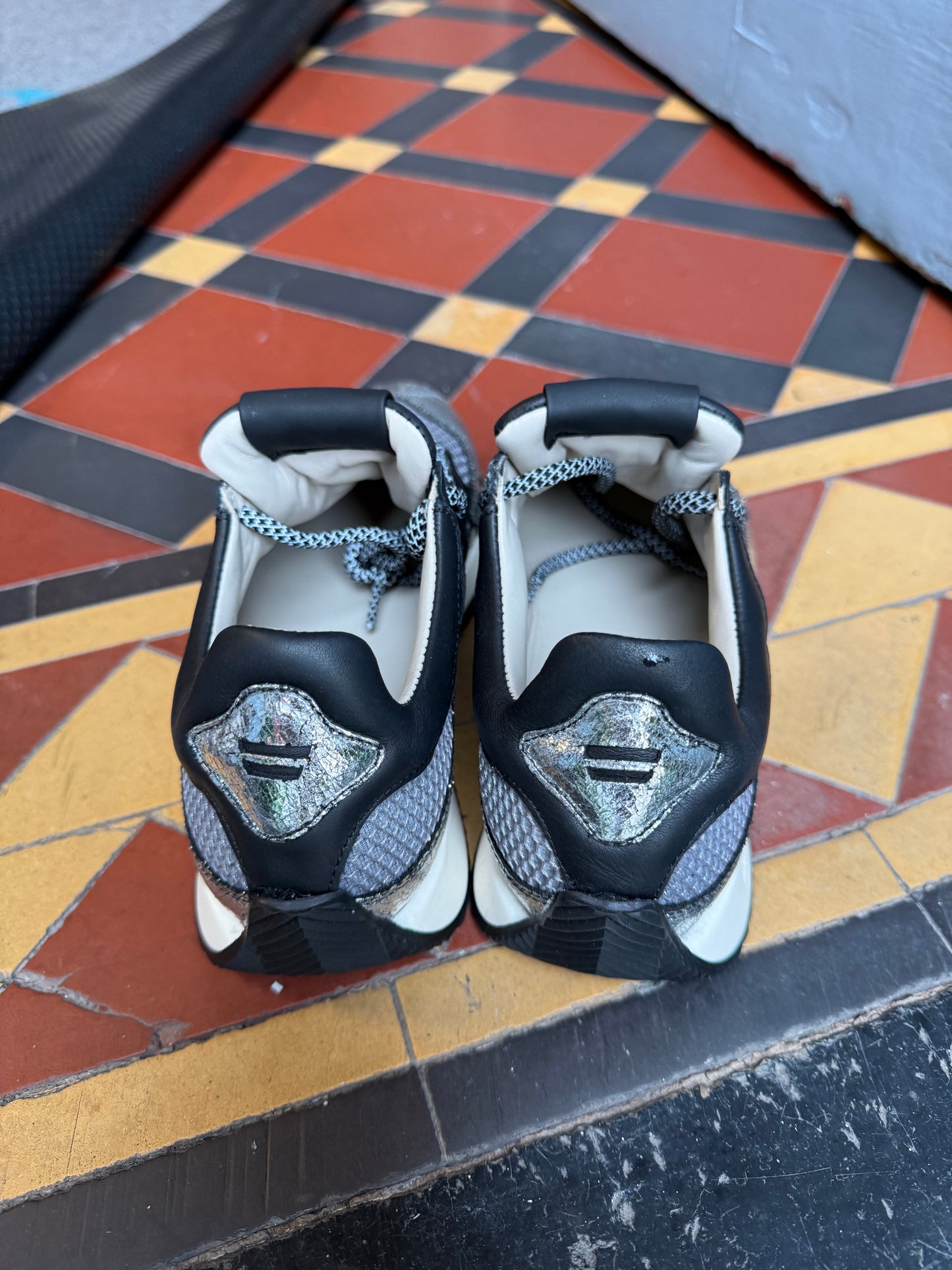 Andia Fora Future Silver & Black Leisure Sneakers