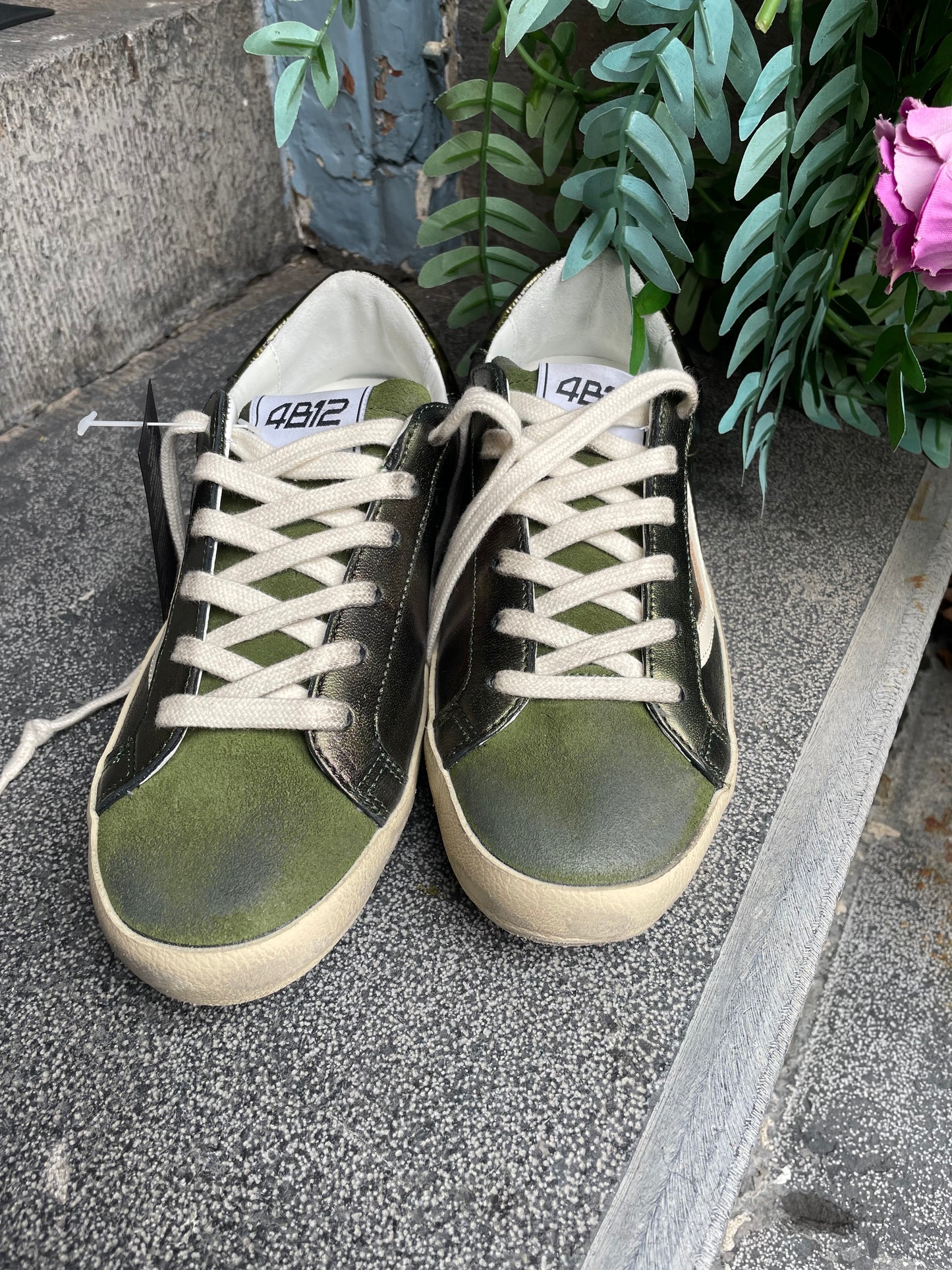 4B12 Supreme Metalic/suede Green Runner