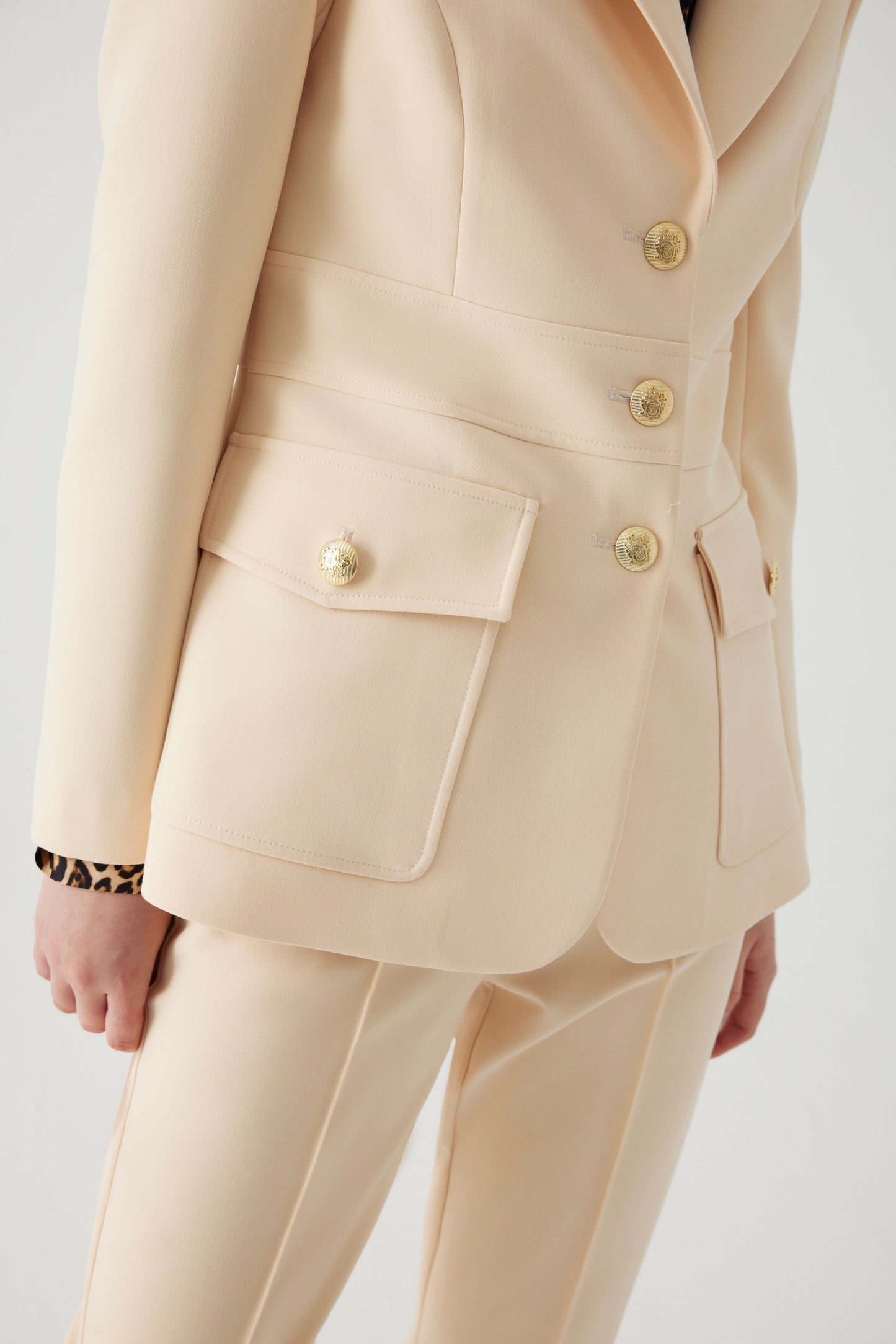 Antigone Rich Cream Fitted Suit Jacket