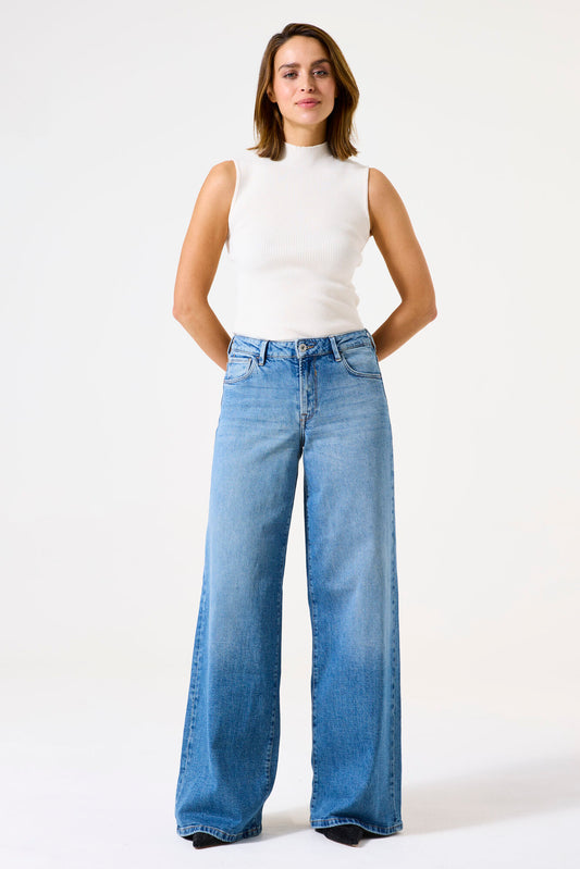 Garcia Celia Ultra Wide Leg Jeans in Medium Wash