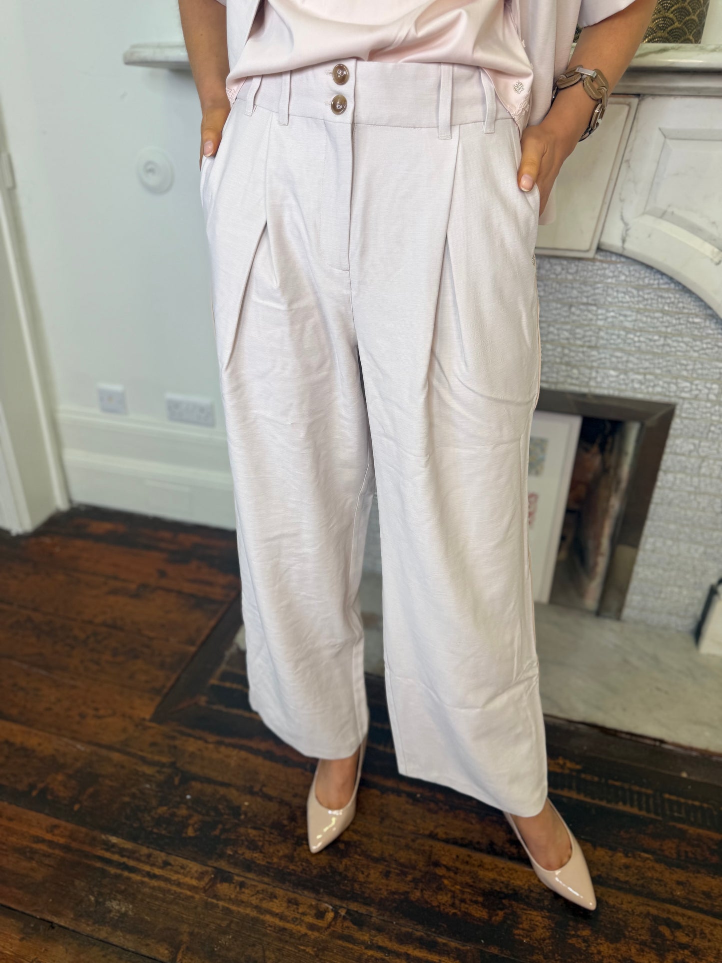 Gustav Macy Wide Leg Trousers in Petal Pink