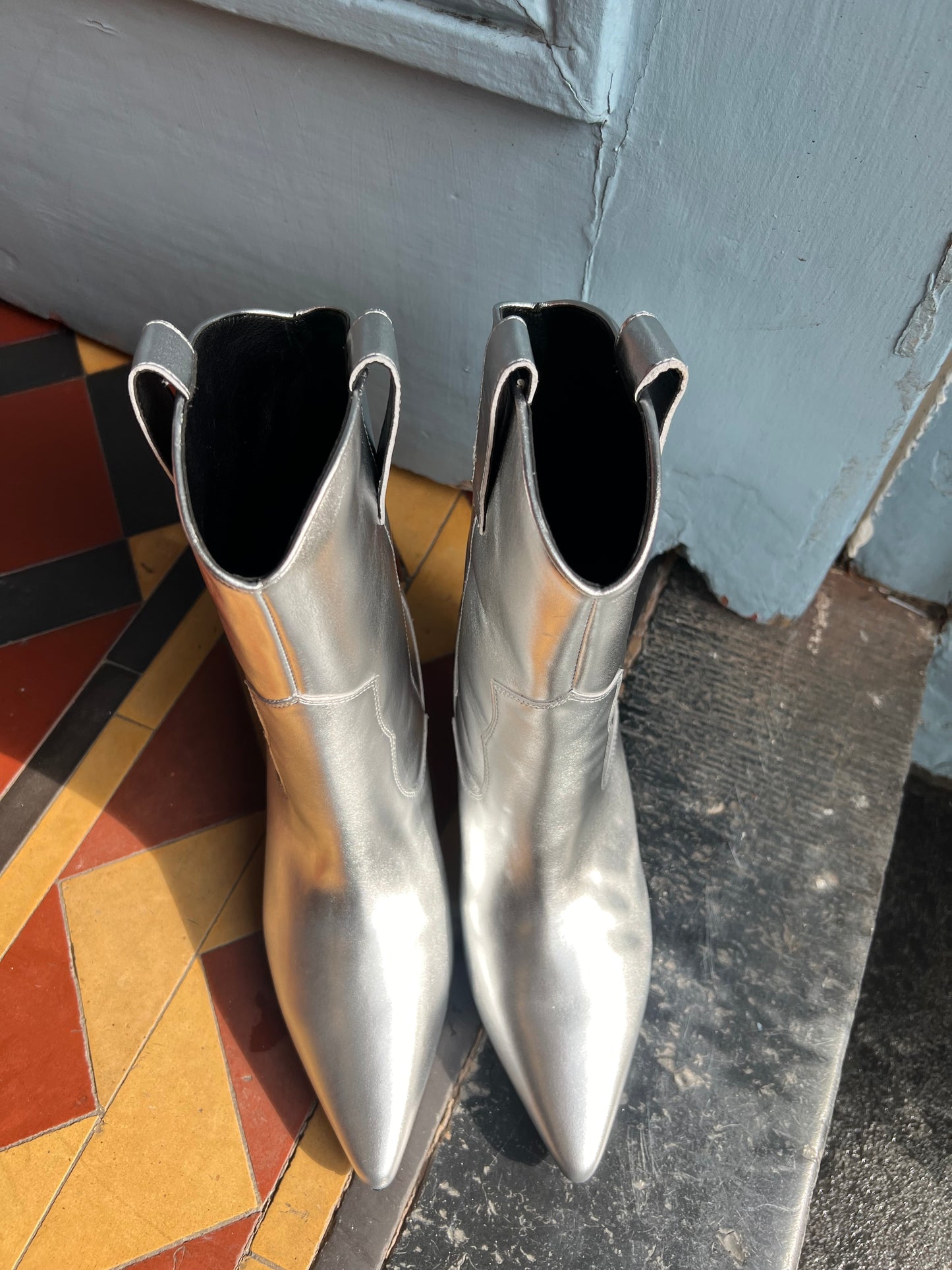 Dicte Silver Cowboy Boots