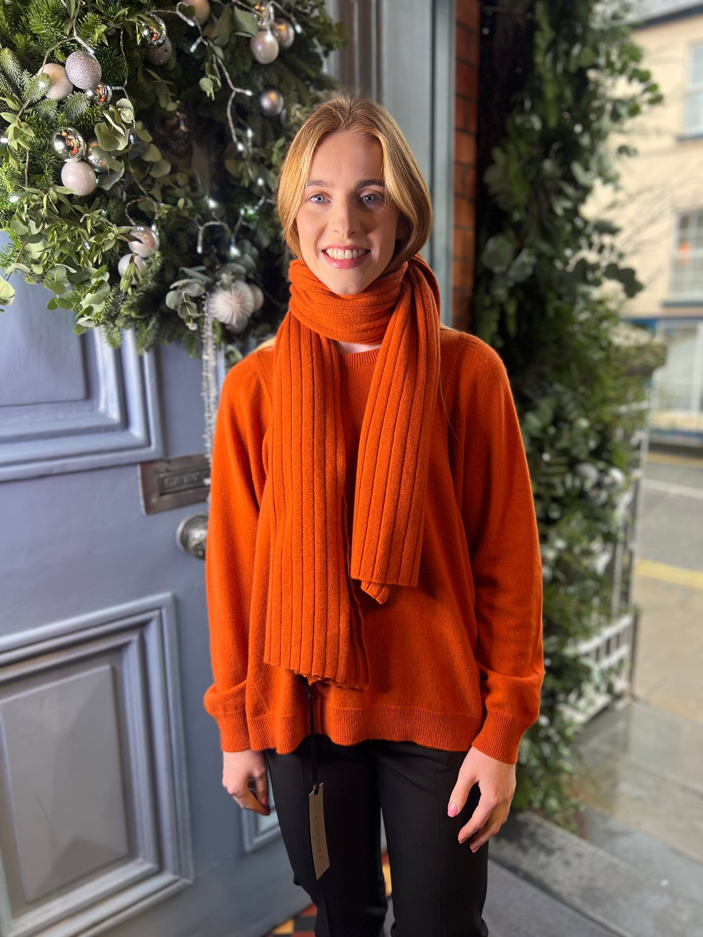 Evan Ribbed Cashmere Scarf in Marmalade and Pintail