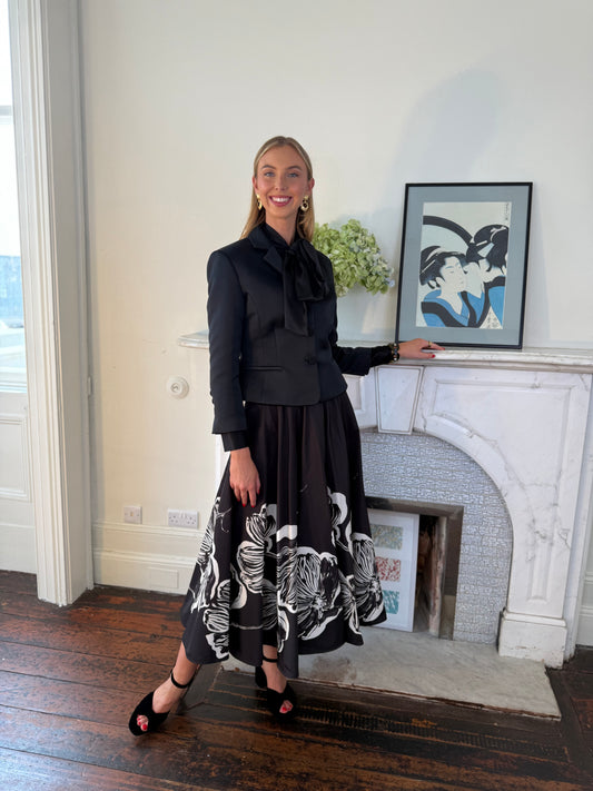 Sara Roka Black and  Abstract White Flower Printed Flared Skirt