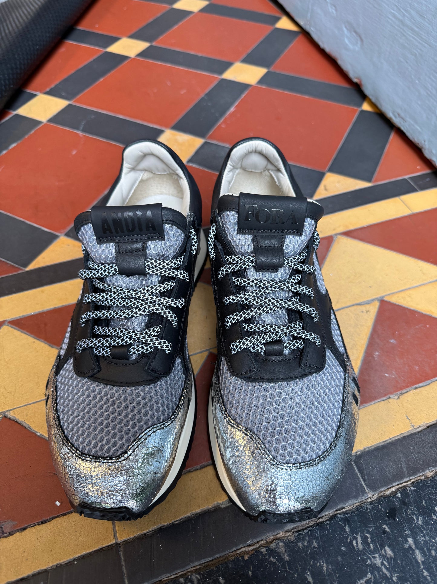 Andia Fora Future Silver & Black Leisure Sneakers