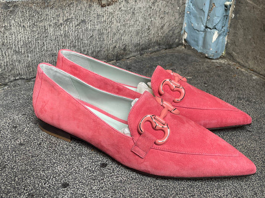 Deep Rose Pink Suede Pumps with Pointed Toe and Pink Hardware