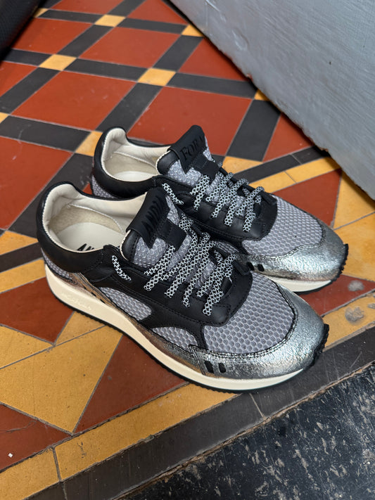 Andia Fora Future Silver & Black Leisure Sneakers