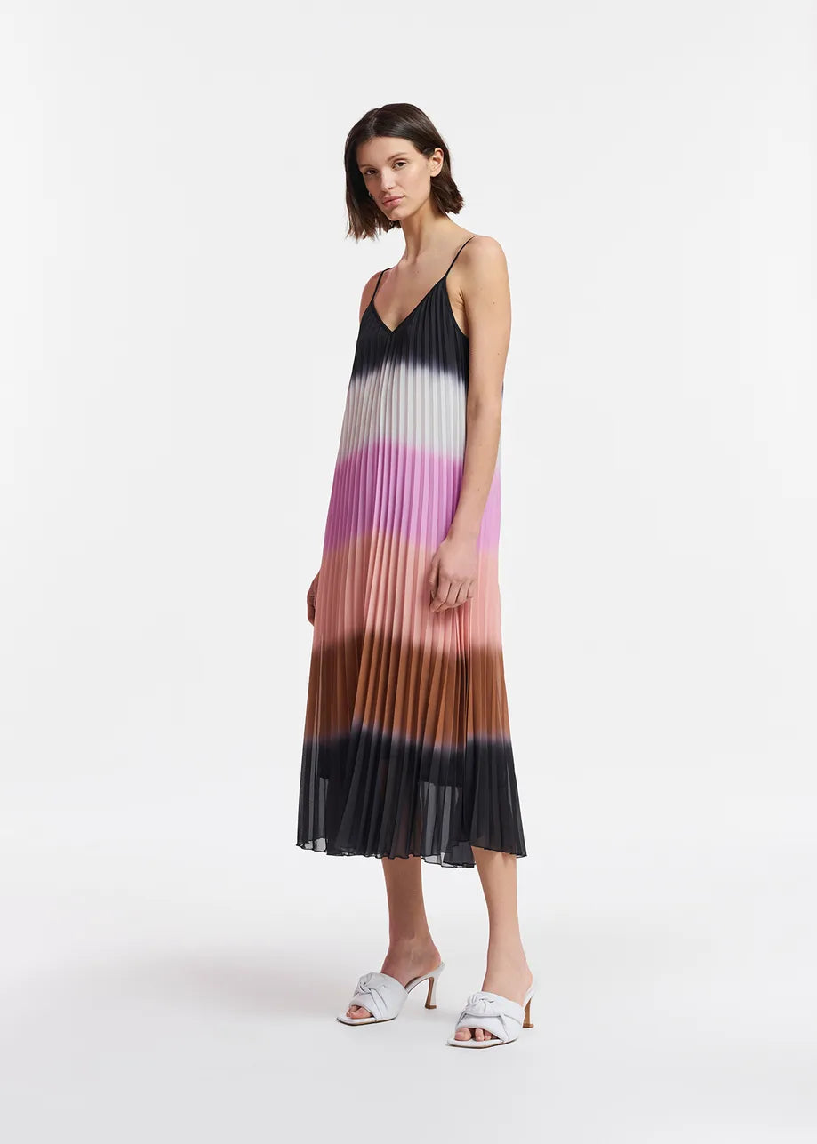 Gaskur Dip Die Pleated Dress