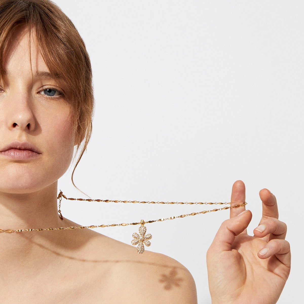 Gas Bijoux Flower With Long Necklace