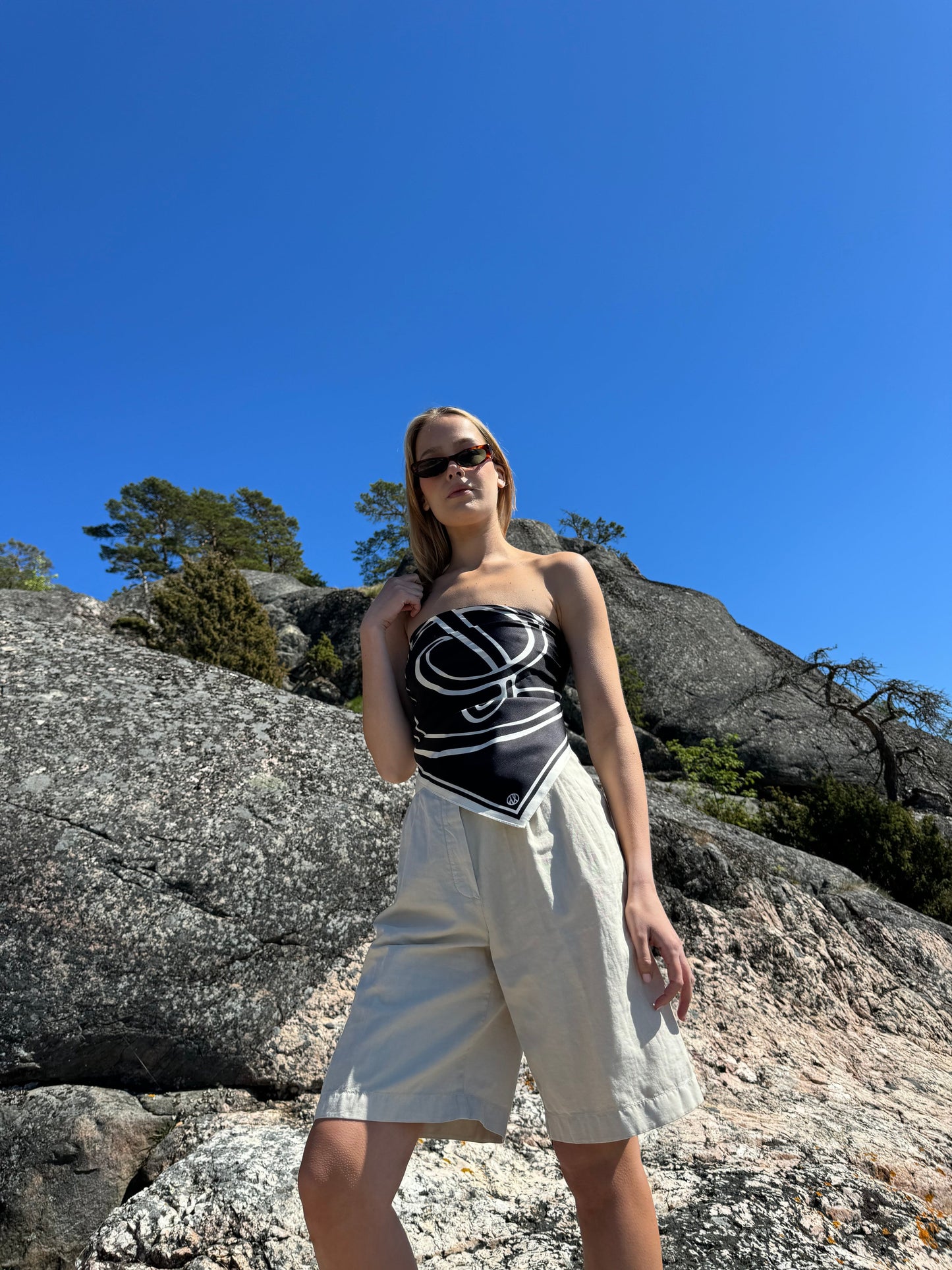 Lescarf Large Monogram Black Scarf