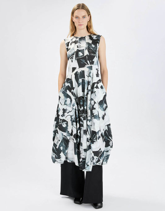 High Sparky Black White Fitted Bodice Dress