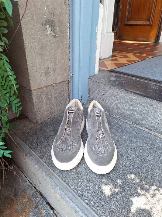 Andia Fora Suede Grey Ivor Runners